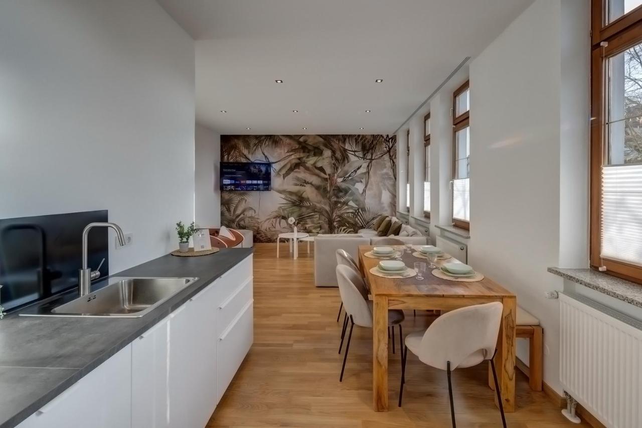 Kaza Guesthouse, Centrally Located 2 & 3 Bedroom Apartments In Augsburg Eksteriør bilde