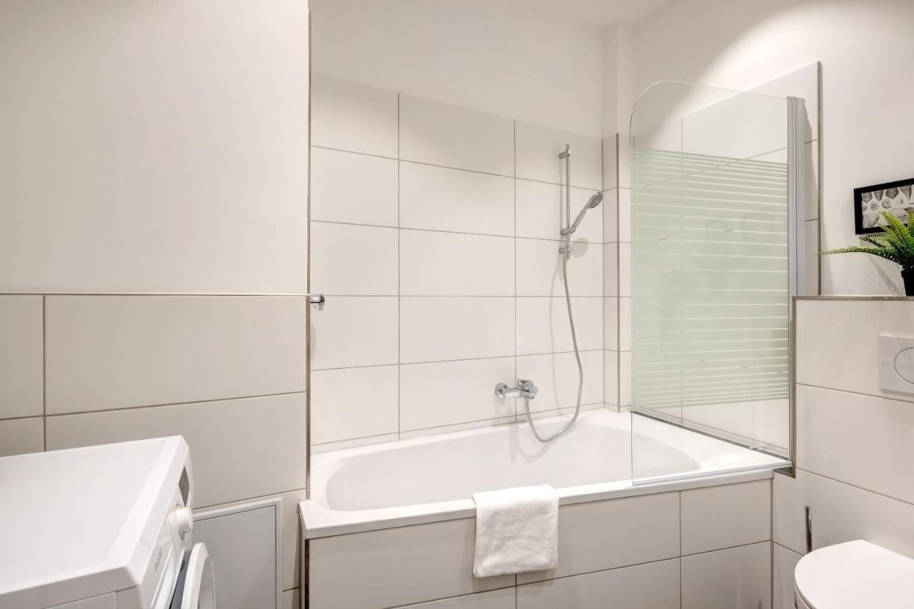 Kaza Guesthouse, Centrally Located 2 & 3 Bedroom Apartments In Augsburg Eksteriør bilde