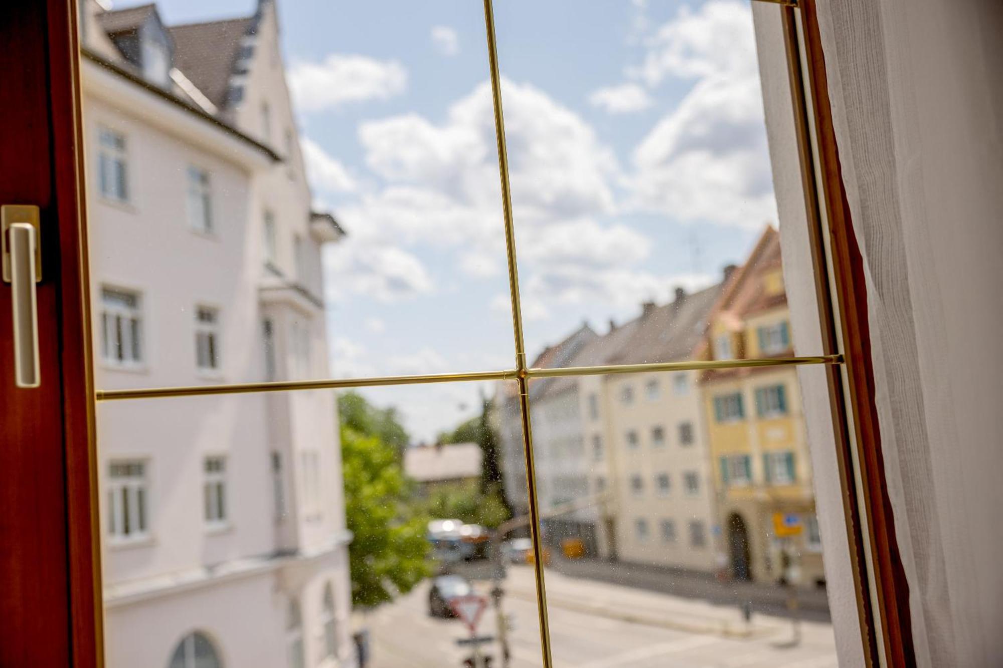 Kaza Guesthouse, Centrally Located 2 & 3 Bedroom Apartments In Augsburg Eksteriør bilde