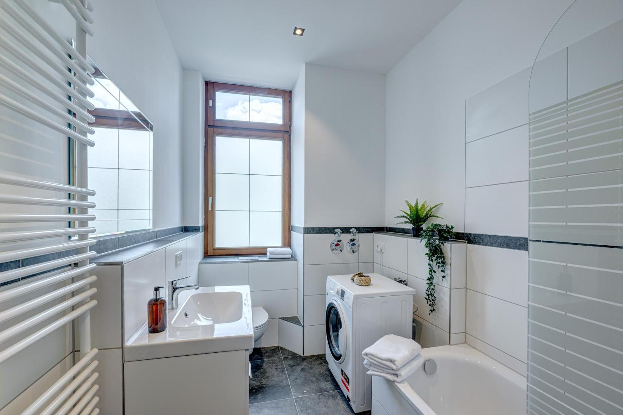 Kaza Guesthouse, Centrally Located 2 & 3 Bedroom Apartments In Augsburg Eksteriør bilde