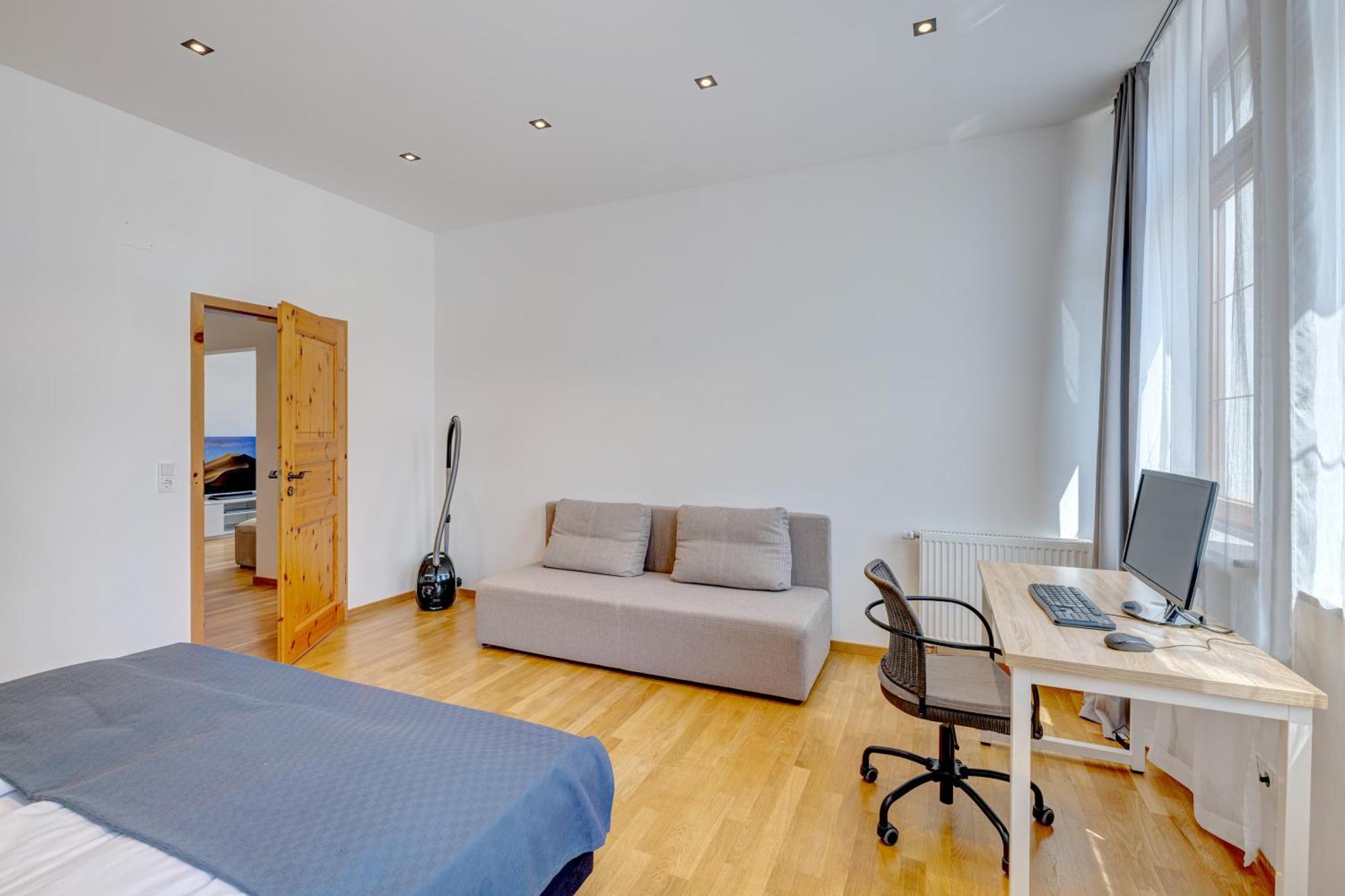 Kaza Guesthouse, Centrally Located 2 & 3 Bedroom Apartments In Augsburg Eksteriør bilde